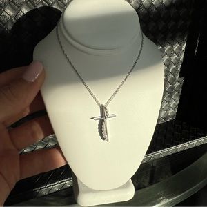 Beautiful .07ct Natural Diamond Cross Pendant Necklace .925 Silver